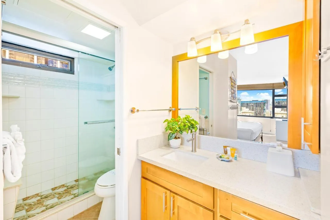 Апартаменты Cozy 1Br Ocean View Condo, Near Beach With Parking Гонолулу